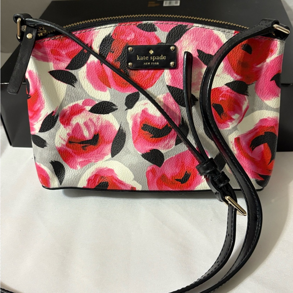Kate Spade purse Millie Grove Street crossbody black pink floral Rose leather‎